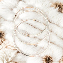 Load image into Gallery viewer, Bohème Silver Bangle (L)
