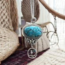 Load image into Gallery viewer, Urban Moon - Turquoise
