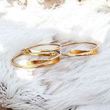 Load image into Gallery viewer, Bohème Brass Bangle (L)
